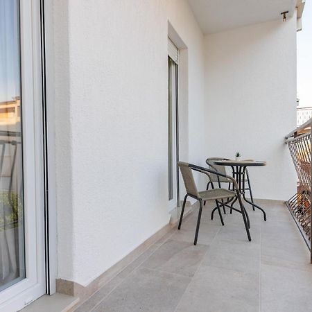 Studio Apt Breeze สปลิท ภายนอก รูปภาพ