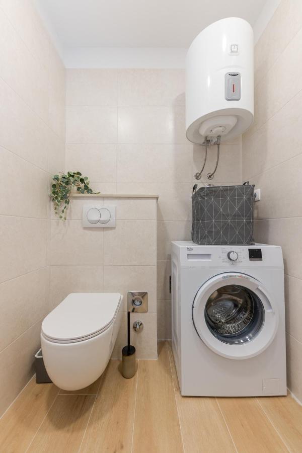 Studio Apt Breeze สปลิท ภายนอก รูปภาพ