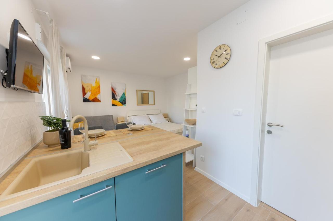 Studio Apt Breeze สปลิท ภายนอก รูปภาพ